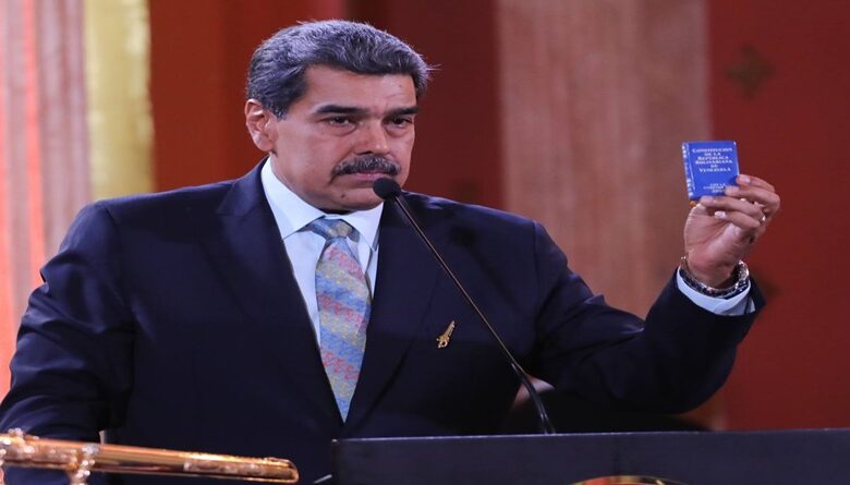 Conoce la propuesta de reforma constitucional entregada por el presidente Maduro