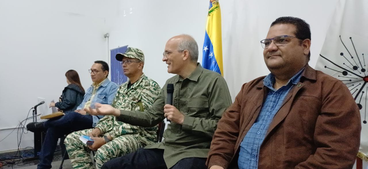 Vicepresidente Menéndez: Las asambleas y organización de bases garantizan la construcción de la democracia directa