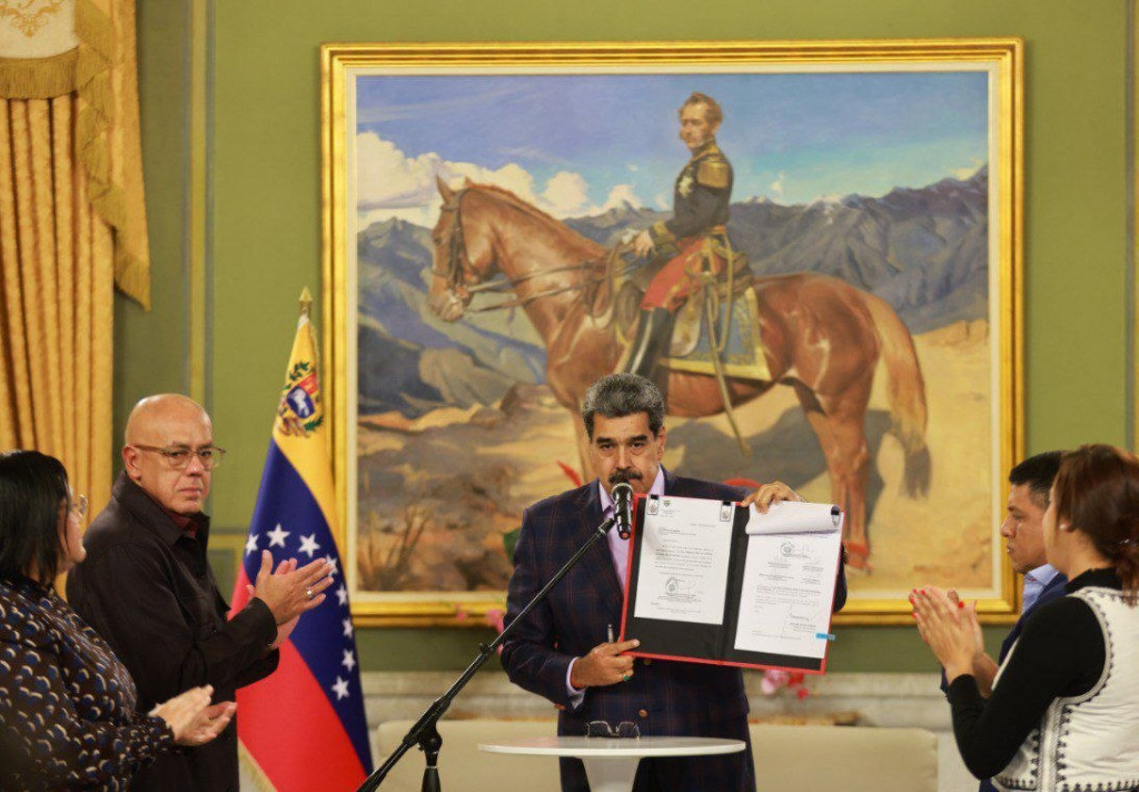 Presidente Nicolás Maduro promulgó Ley del Comando para la Defensa Integral de la Nación