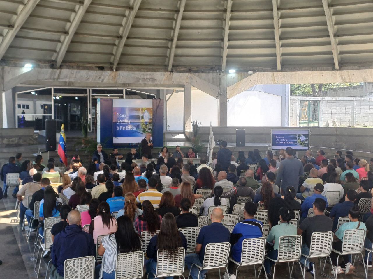 Vicepresidente Menéndez dio inicio de Comunidad de Aprendizaje para construir el Ministerio de Planificación Popular de la Revolución Bolivariana