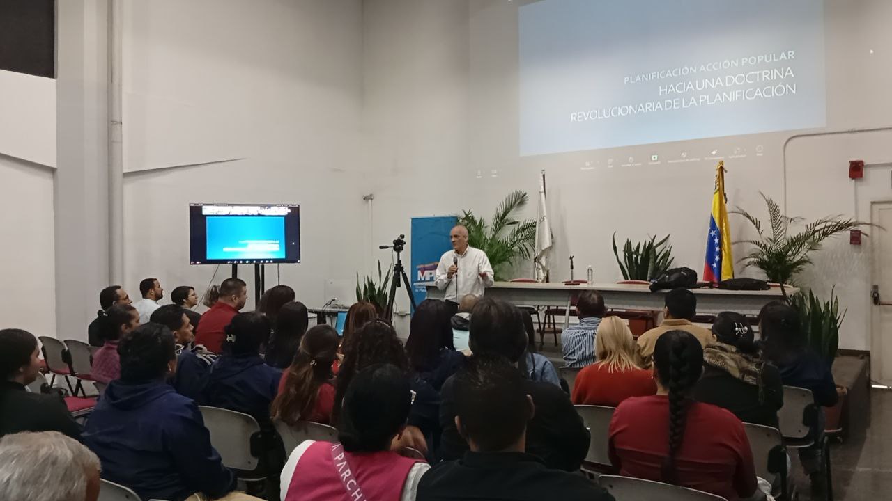 Nuestro objetivo es construir una nueva doctrina de Planificación Popular