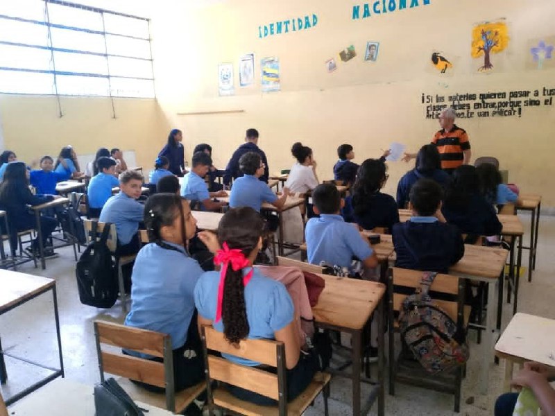 Más de seis millones de estudiantes regresaron a clases en Venezuela