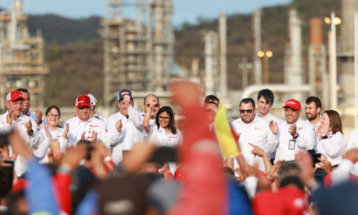 Presidenta encargada sostuvo un encuentro con trabajadores del sector hidrocarburos