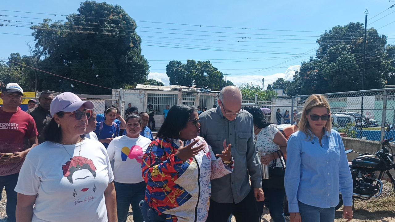 Vicepresidente Menéndez: “En Venezuela, el pueblo es el que está gobernando”