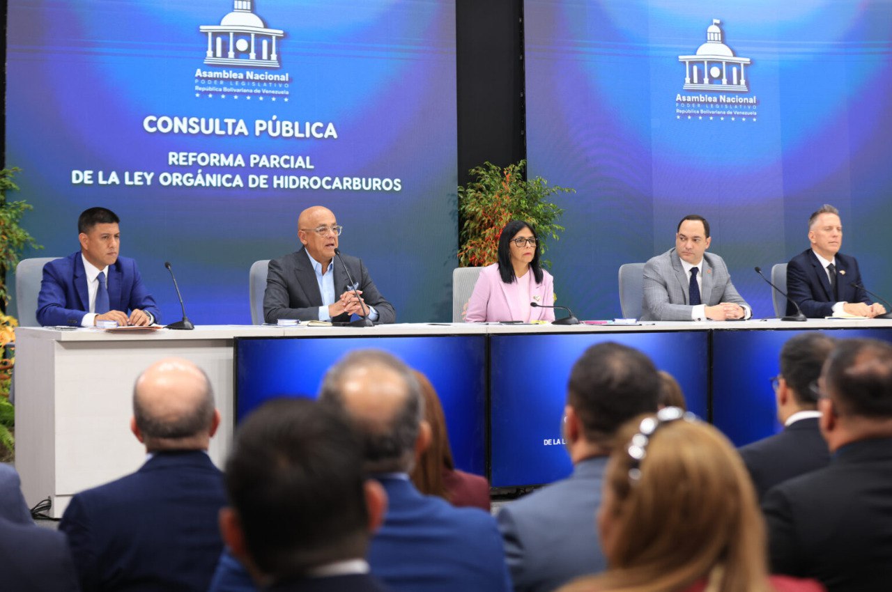 Sector petrolero venezolano proyecta inversión de mil 400 millones de dólares para 2026