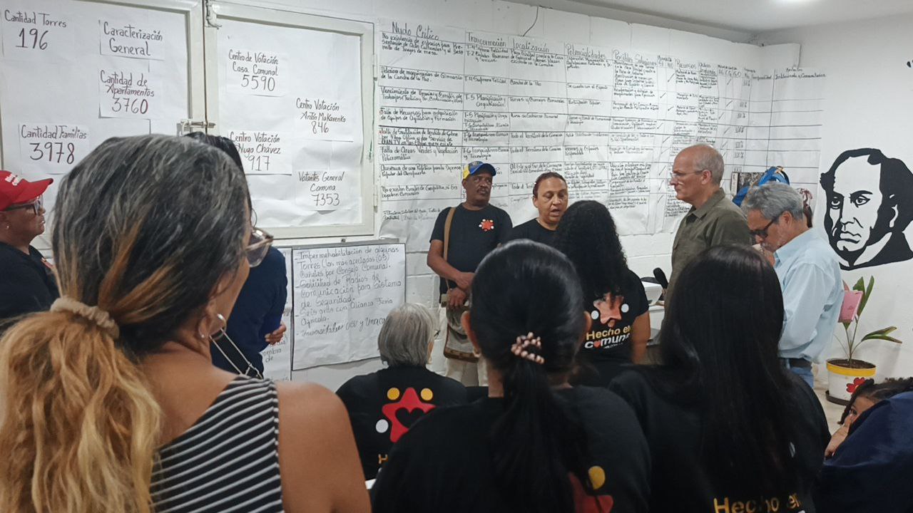 Poder Popular de la Comuna Hugo Chávez del estado La Guaira actualizan su ACA rumbo a la Consulta del 08 de marzo