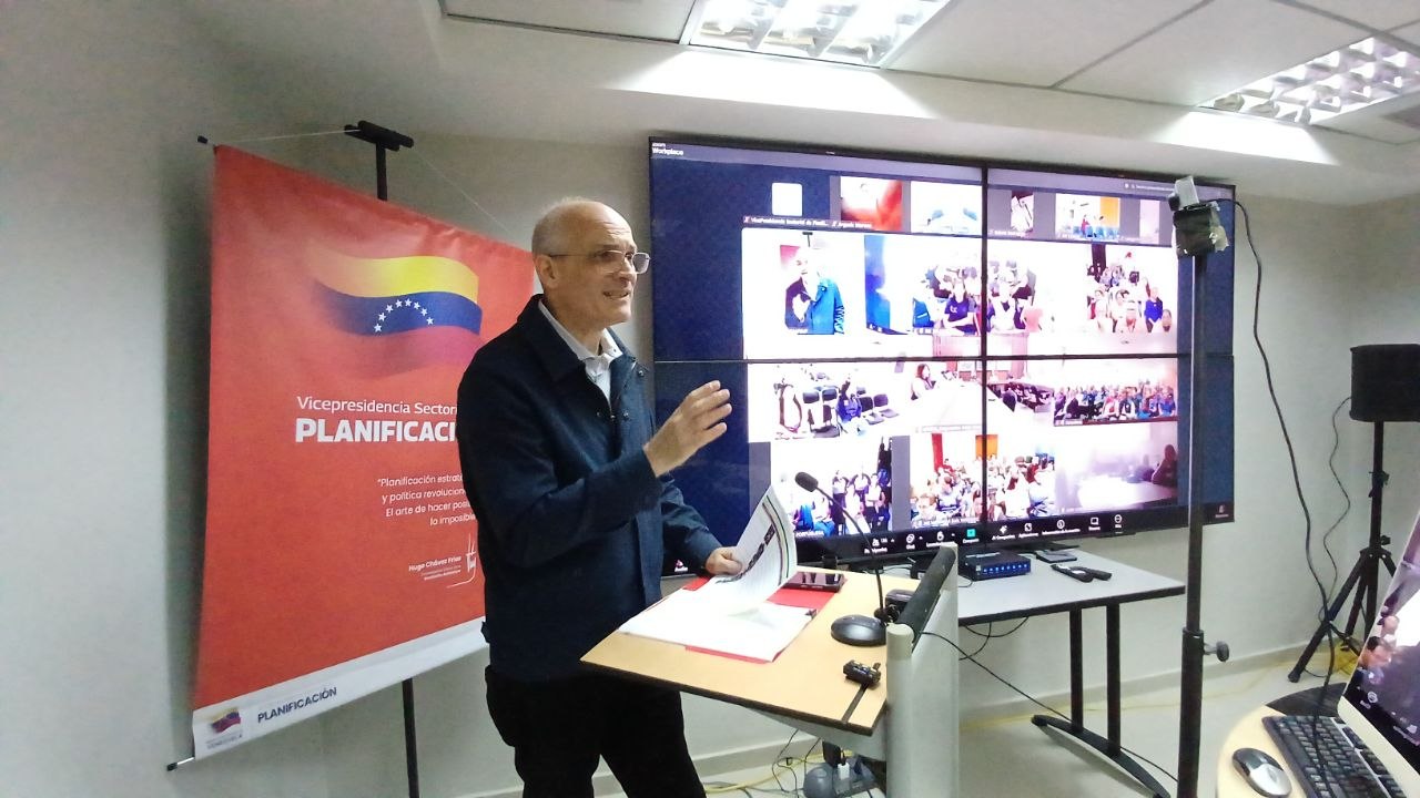 Menéndez: “Quienes han buscado agredir al país procuraron fracturar el concepto de Nación”