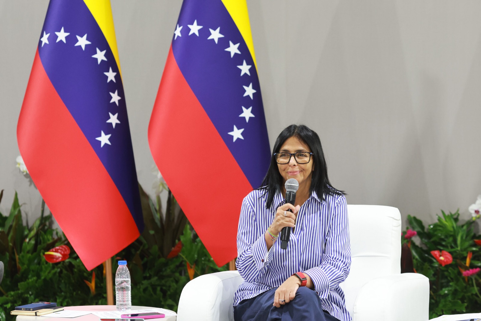 Presidenta (e) Delcy Rodríguez anuncia que la UCV recuperará administración de la Zona Rental