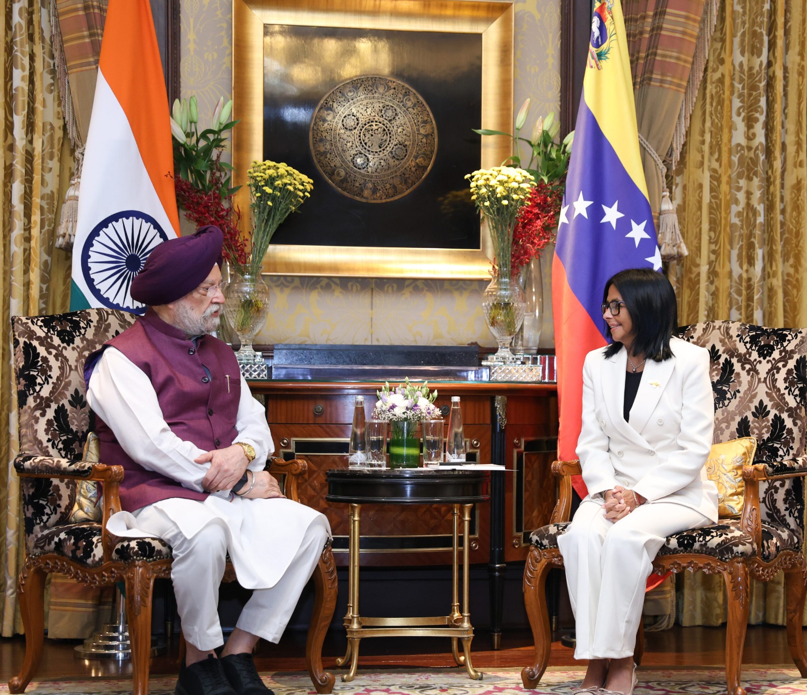 Presidenta (E) Delcy Rodríguez inicia agenda de trabajo en la India