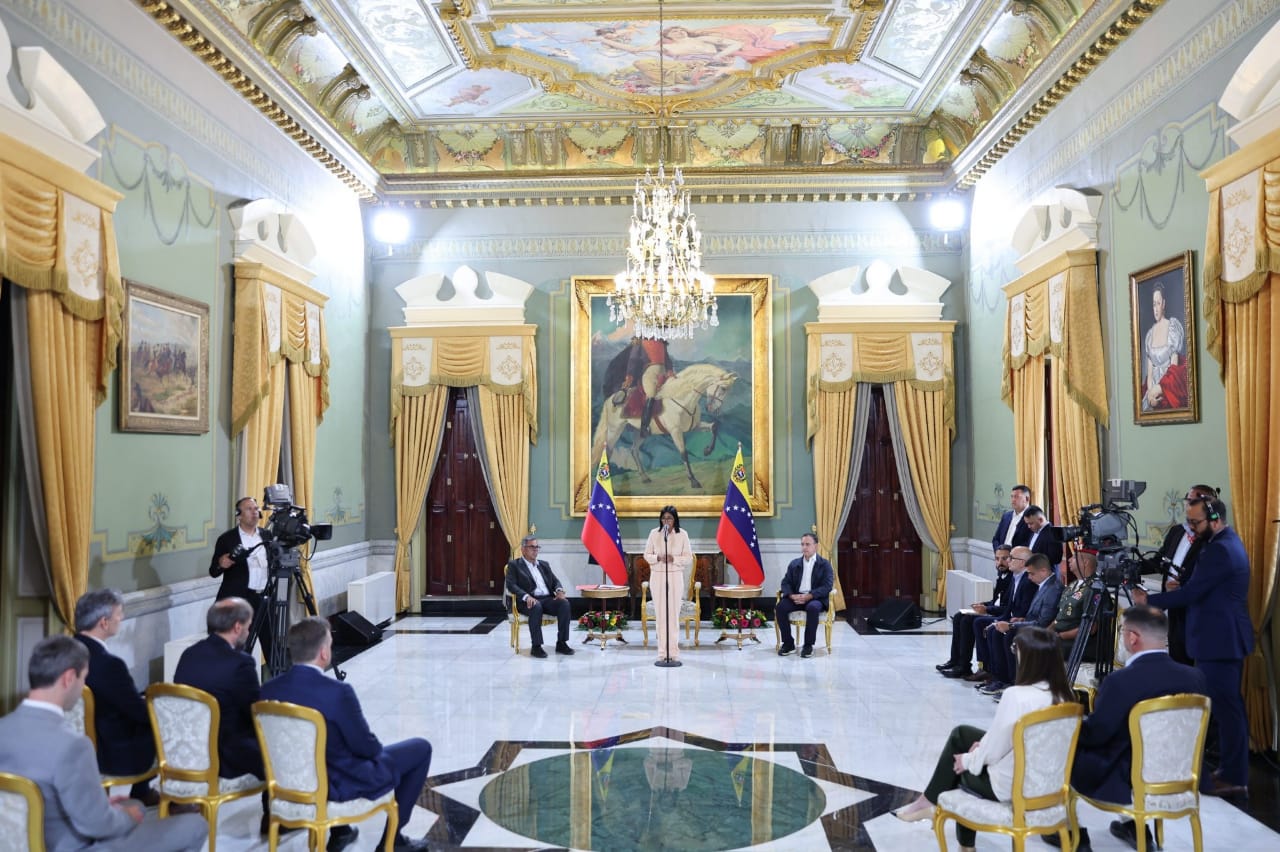 Firma de acuerdo con IMPSA reactivará trabajos en las centrales de Macagua y Tocoma