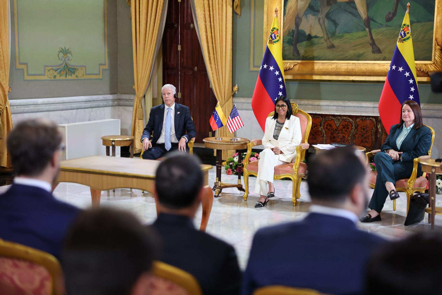 Presidenta Delcy Rodríguez lidera firma de acuerdos energéticos con delegación de EE.UU