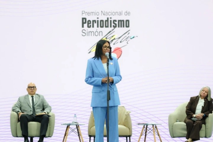 Presidenta Rodríguez: La comunicación debe servir a la convivencia y el respeto a la Patria