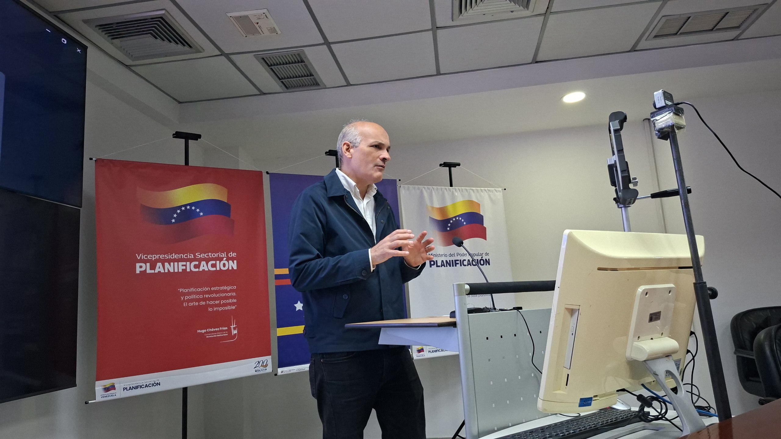 Menéndez: La guerra mediática se enfrenta es instalando cambios en la conducta cultural de la sociedad