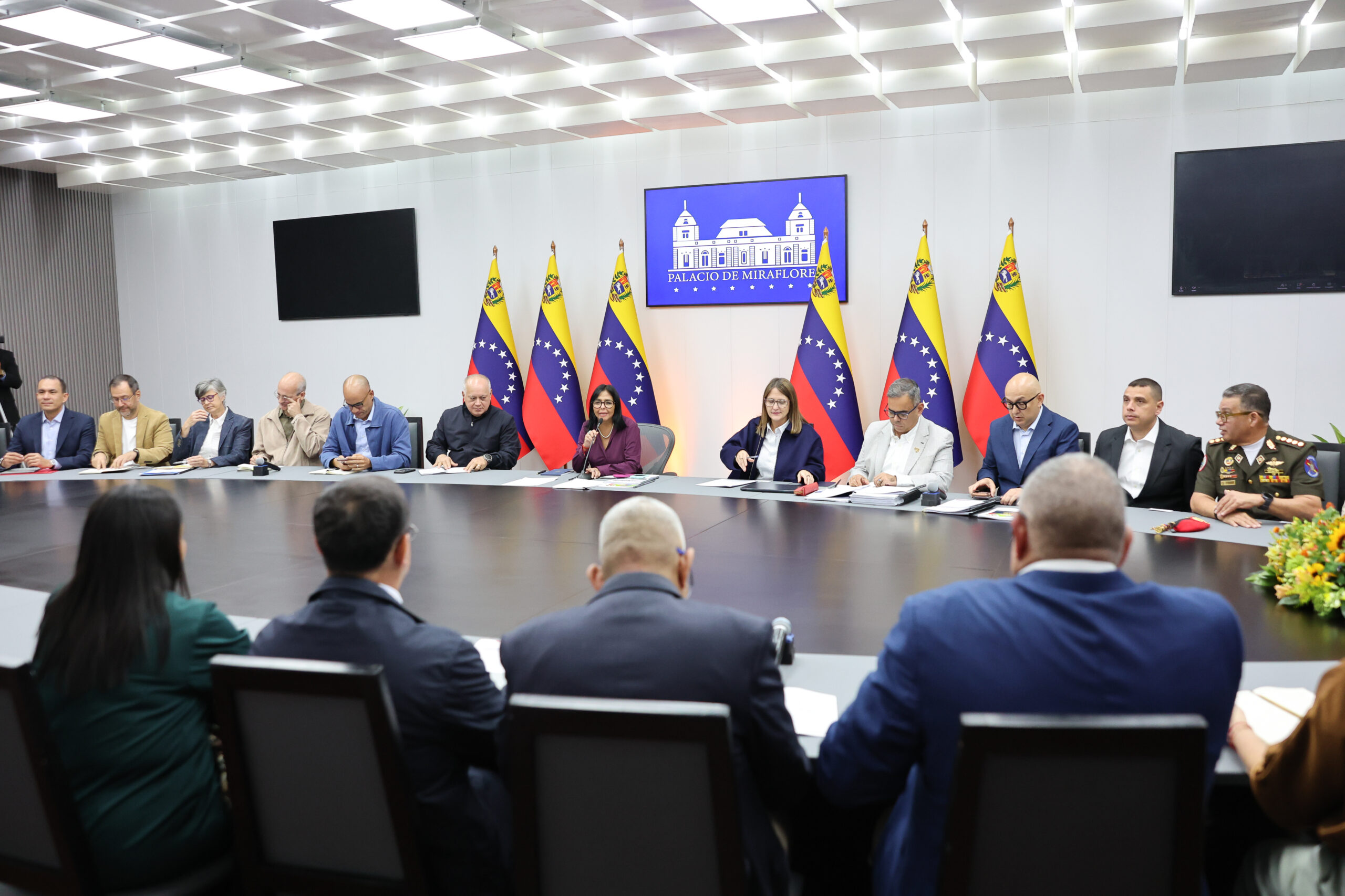 Venezuela recibe maquinaria pesada para potenciar la producción de oro en el estado Bolívar