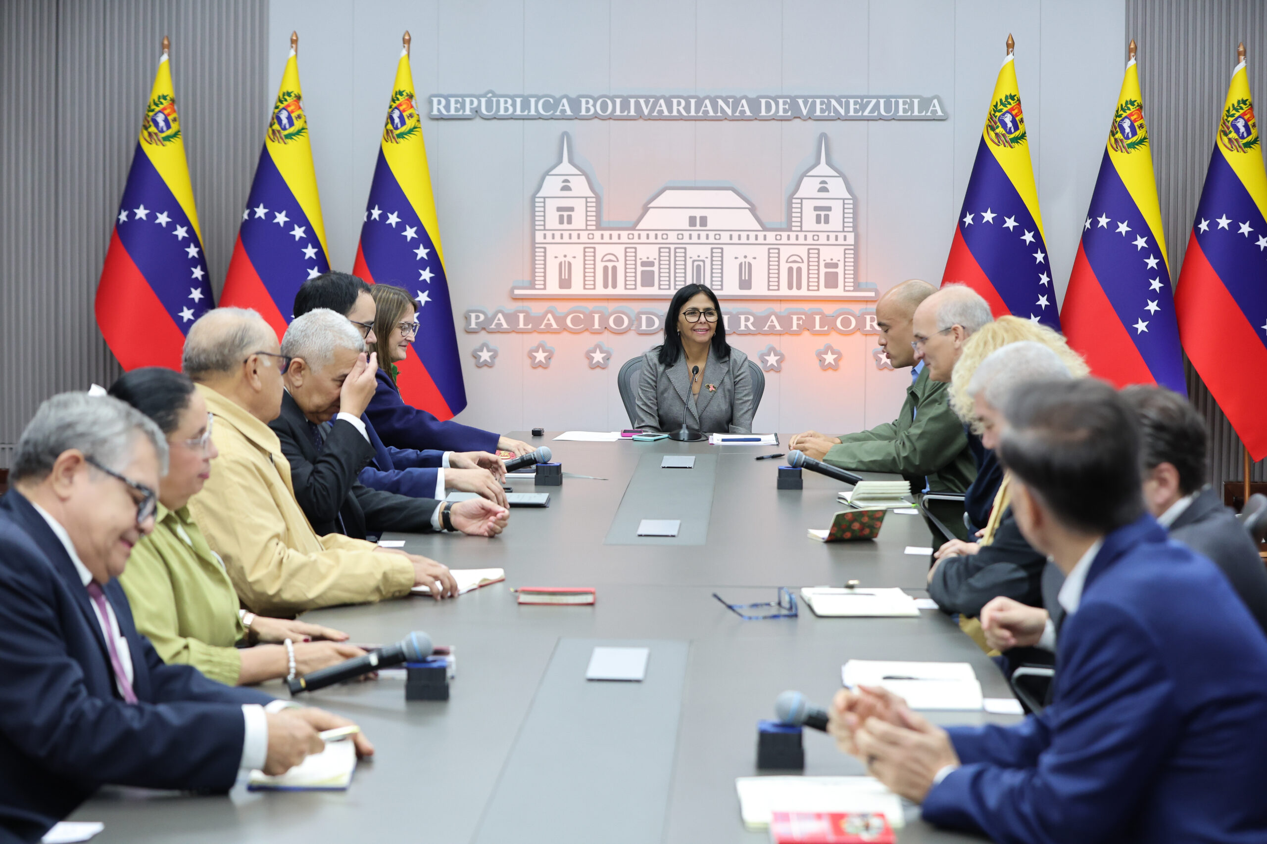 Presidenta Rodríguez lideró encuentro para buscar consensos laborales