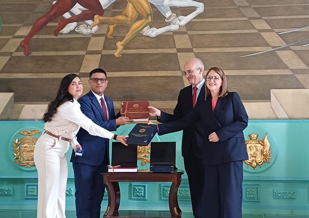 Ejecutivo consigna ante la Asamblea Nacional Proyecto del Presupuesto Nacional para Ejercicio Económico y Financiero del 2027