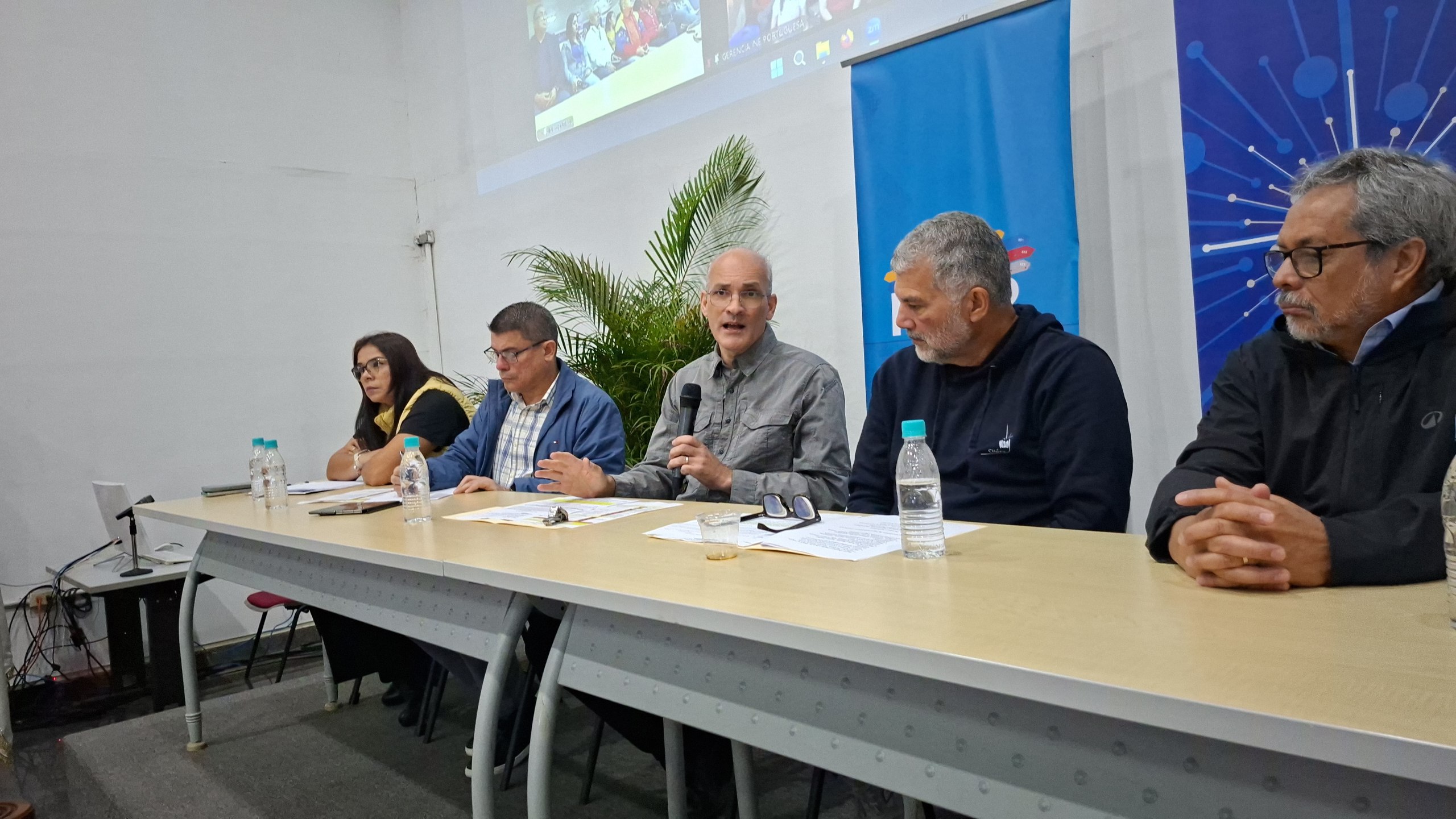 Vicepresidente Menéndez insta a construir una nueva formación histórico social desde las unidades productivas y las Comunas